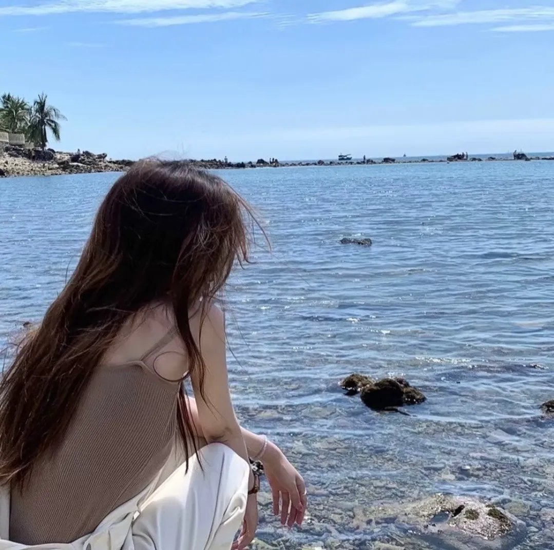 怪物少女妮莫娜